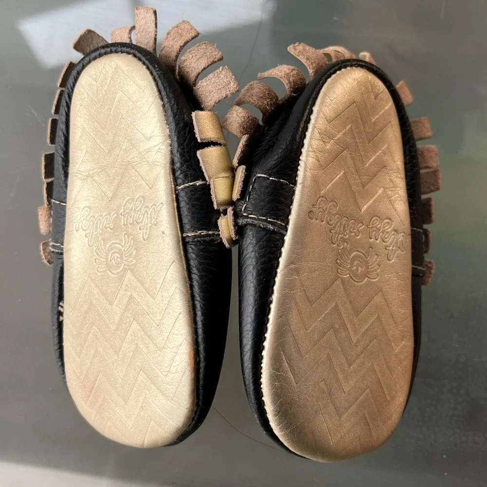 ☠️💛New Itzy Ritzy+Tokidoki Moc Happens Hearts & Cross Bones Baby Moccasins/Shoes - Picture 6 of 17